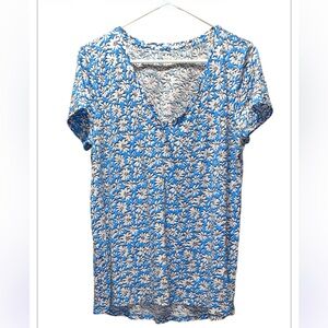 Lilly Pulitzer Blue and White Floral Short Sleeve Top